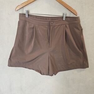 Varley Women's Brown Shorts Size XL